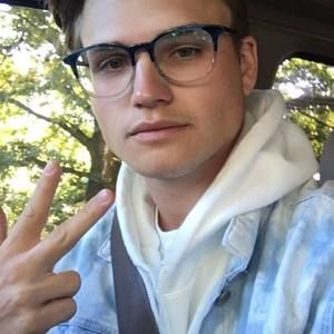 Meet your Posher, Nicholas